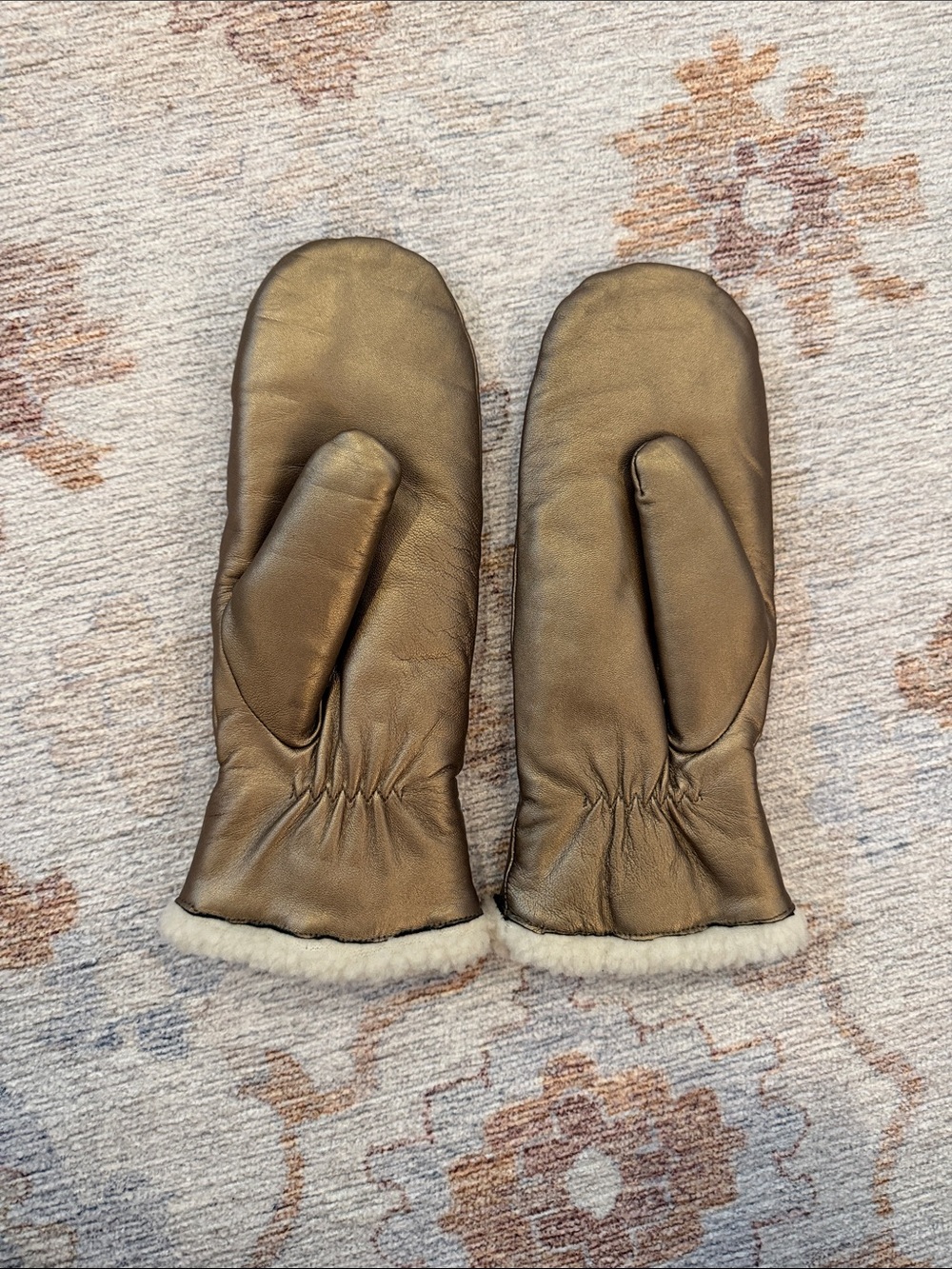 Danier Taupe Genuine Leather Lined Mittens S/M - Picture 2 of 7
